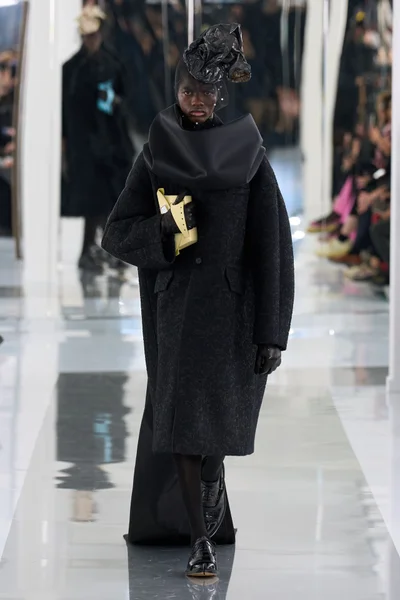 Look 12